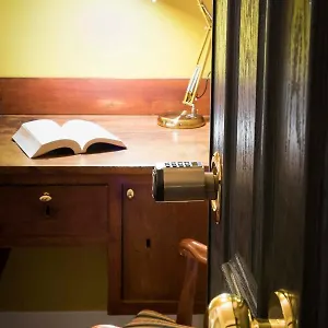 Vis Romae Luxury , Rzym Włochy